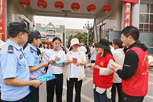 闵鹿蕾：广厦第一节建立了大比分领先优势 我们很努力&没放弃